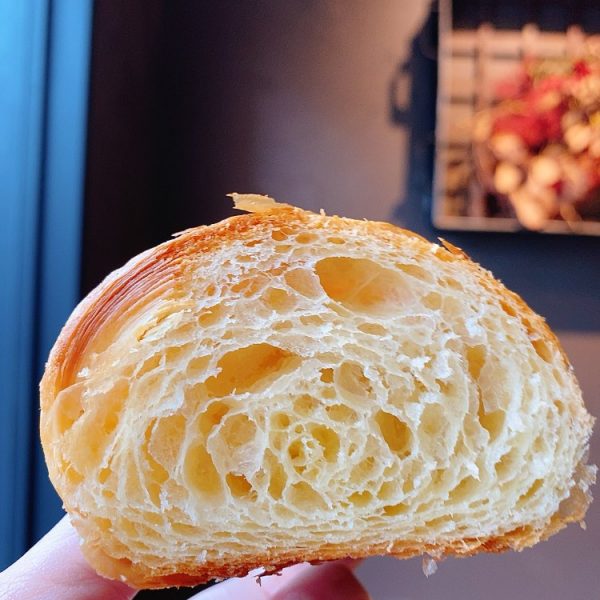【東京・後楽園】食べ飽きない美味しさのバゲットに出会えるベーカリー「COMME D HAB(コムダブ)」
