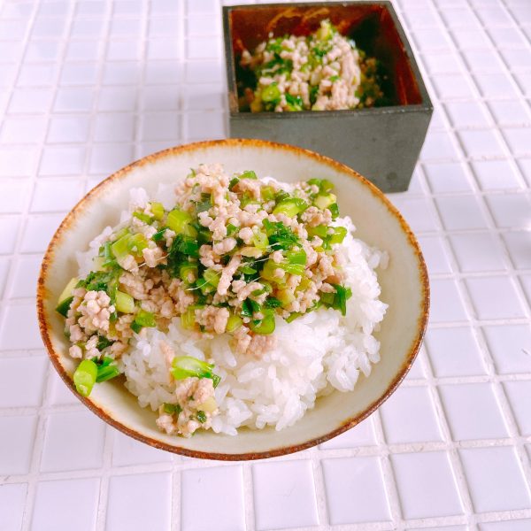 10分で簡単!白いご飯が進む「ネギ豚のあったかふりかけ」の作り置き