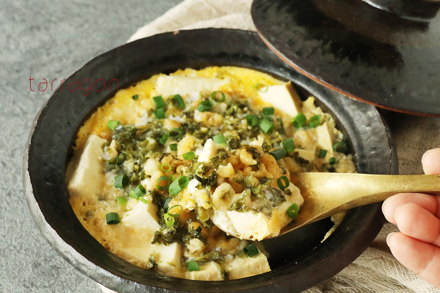 さっと煮るだけ！5分で簡単天とじ風「豆腐と揚げ玉の卵とじ」