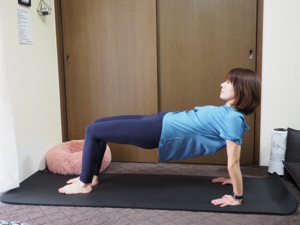 シンプルなのに万能!「腕・背中・お腹・脚」まとめて引き締めるエクササイズ