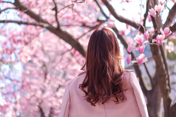 春の女性