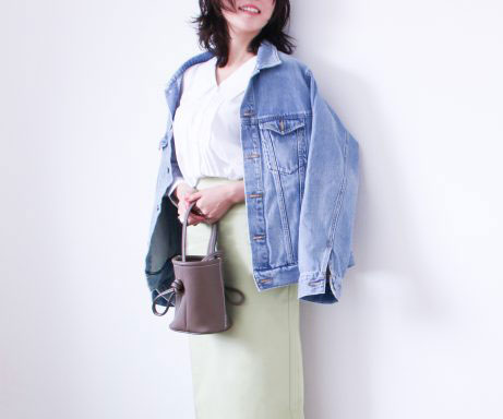 “いつもよりきれいめ”にちょうどいい！「ブラウス」で楽しむ春コーデ術3つ