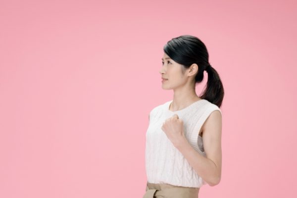 感動する女性