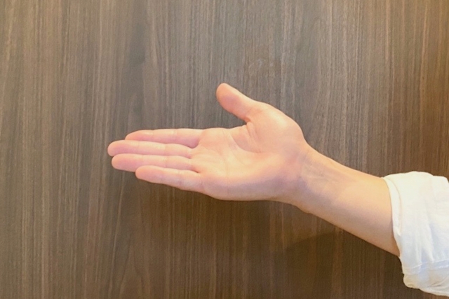 英語「Right this way」の意味って？