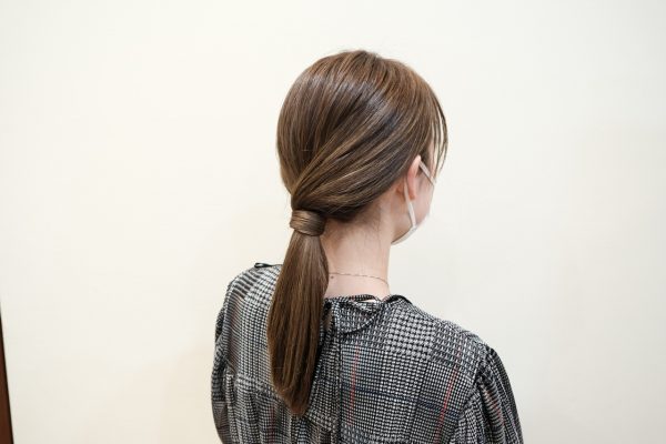 ひと手間プラスするだけ!簡単「ひとつ結び」ヘアアレンジ術