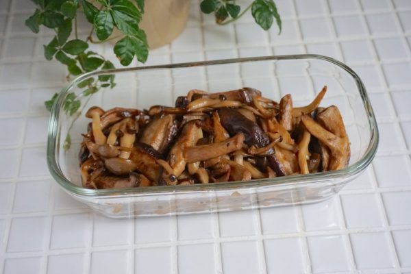 調味料少しでカンタン!「焼ききのこの和風マリネ」の作り置き