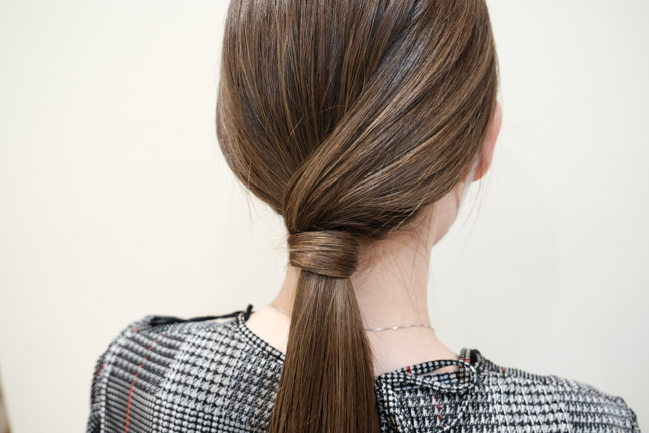 ひと手間プラスするだけ！簡単「ひとつ結び」ヘアアレンジ術♪