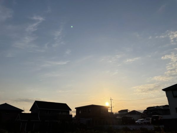 朝の空