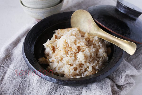 ダイエット中の強い味方!簡単ヘルシー「えのきと油揚げの炊き込みご飯」