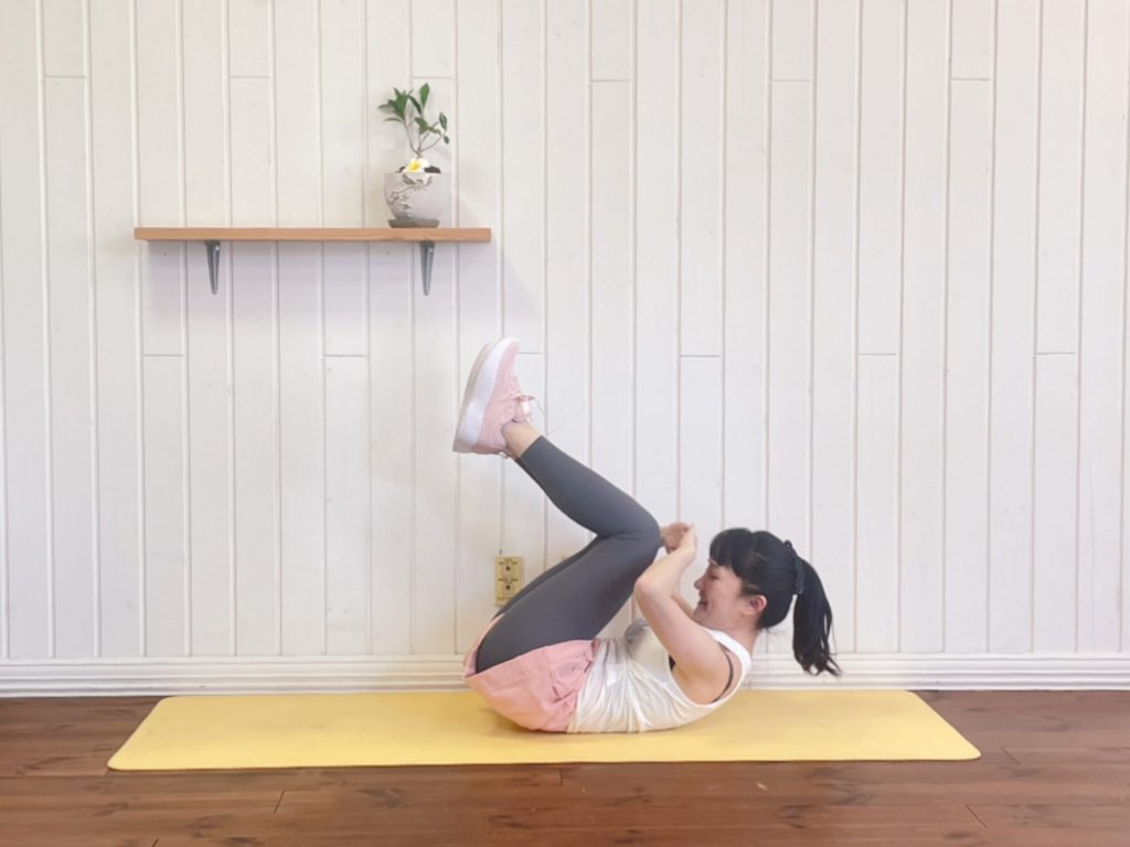 地味で簡単だけど下腹がみるみるスッキリ♪「トランク・フレクション」