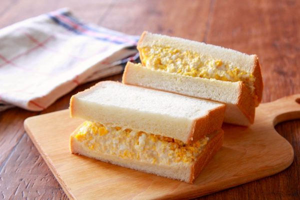 レンジで簡単!作り置きOKの「みそタルタル」で絶品卵サンド