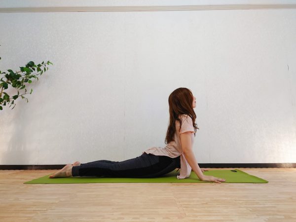 【毎朝1分】寝たままできる!ヒップとお腹に効く「橋のポーズ+腹筋」アレンジトレーニング