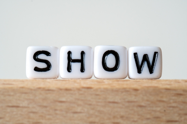 英語「show up」の意味って？