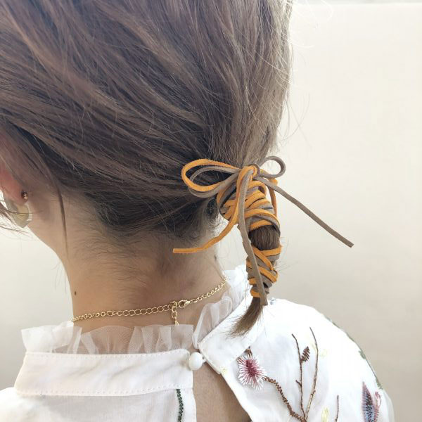 目指せ、おしゃれ上級者！ヒモやスカーフで簡単「巻くだけ」ヘアアレンジ3つ