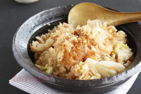 具はキャベツのみ!包丁&だしいらずで簡単♪「キャベツのオイスター炊き込みご飯」