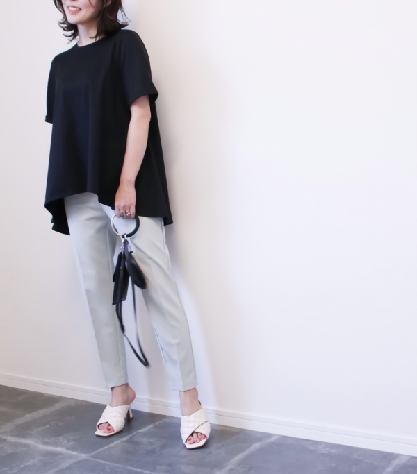 体型カバーもおしゃれも叶う♪万能「デザインTシャツ」の着こなし方