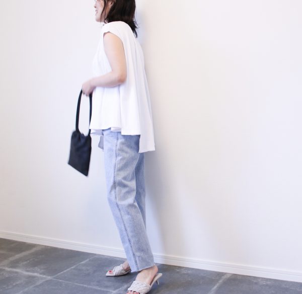 体型カバーもおしゃれも叶う♪万能「デザインTシャツ」の着こなし方