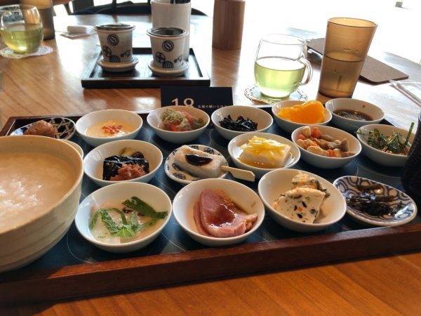 豪華なソト朝ごはん