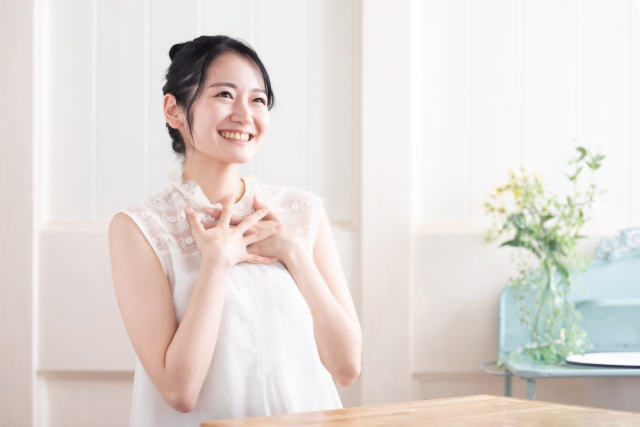 笑顔の女性