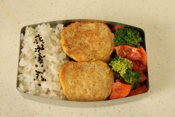 2品弁当の詰め方