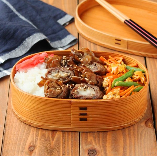 一気に2品!簡単「まいたけ肉巻き」「にんじんのカレーしりしり」弁当