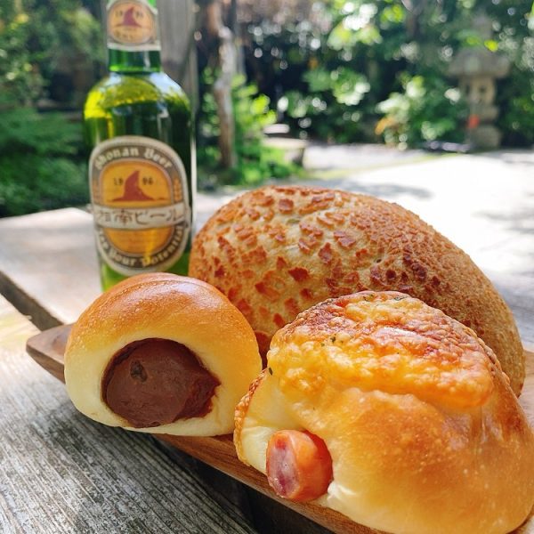 チョココロネ、プチソーセージ、パン・ア・ラ・ビエール
