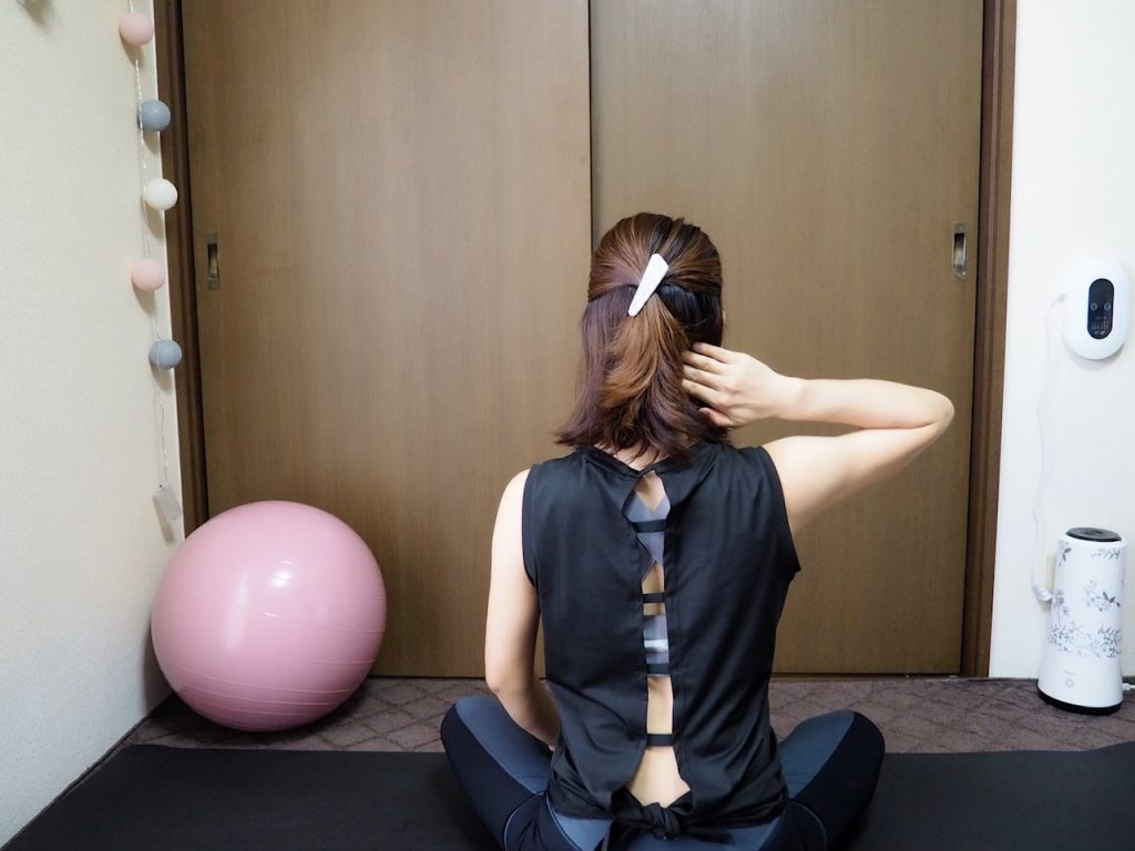 「首・肩こり」をほぐす簡単ストレッチ