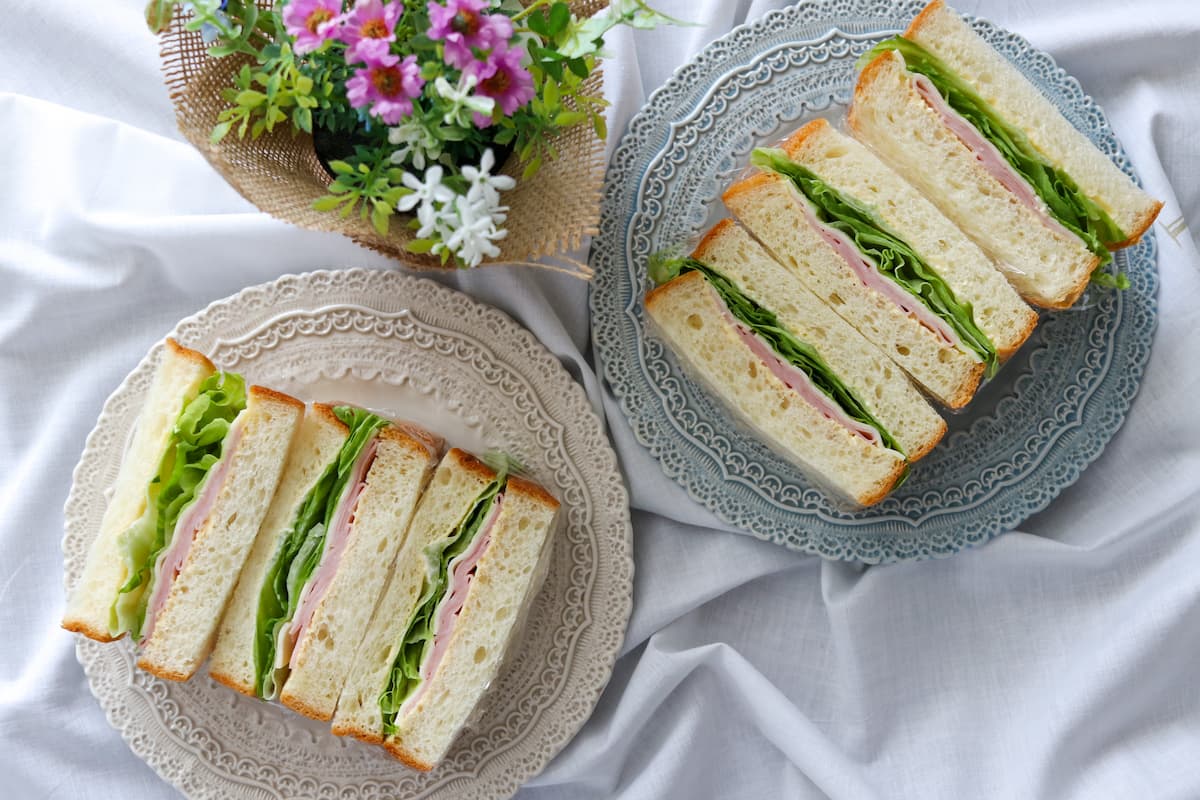 平日はもち麦ご飯、週末は好物のパン♪「ご褒美朝ごはん」のすすめ