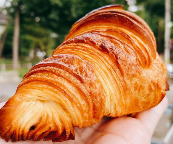 食べ比べしたくなる♪極上「クロワッサン」が味わえるベーカリー3選