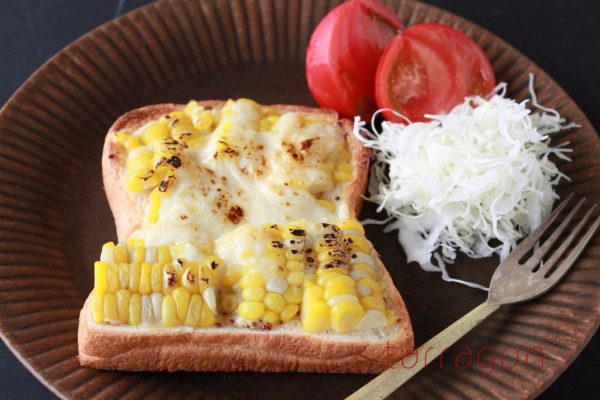味噌味が決め手の「簡単コーンマヨトースト」