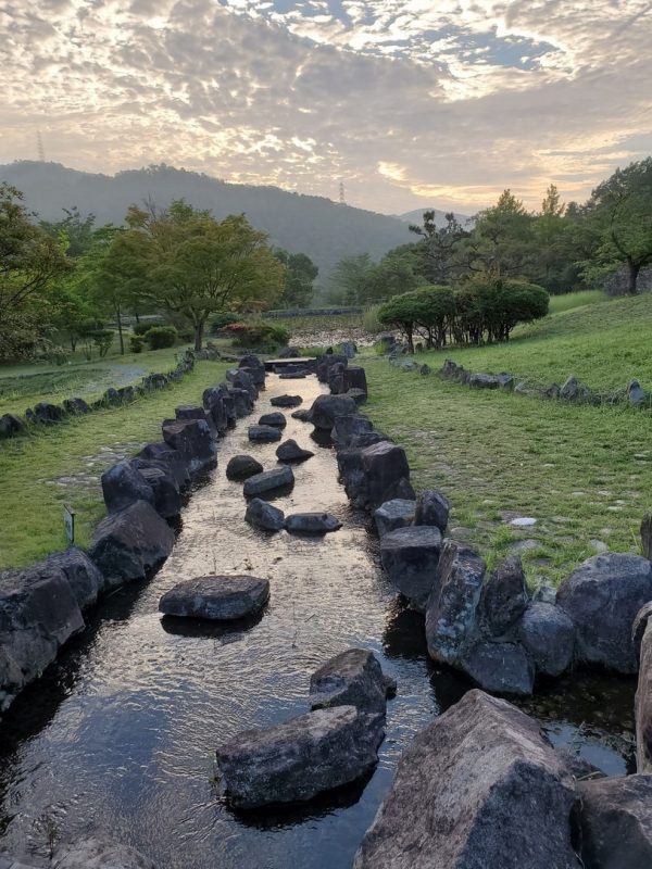 小川