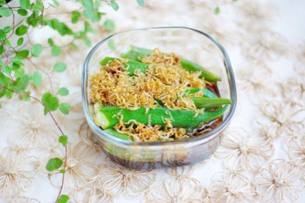 カリカリじゃこが香ばしい!夏の作り置き「オクラの中華風おひたし」