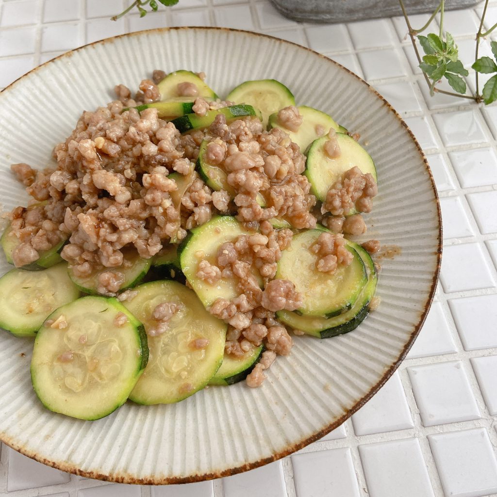 お弁当にも使える作り置き！簡単「ズッキーニとひき肉の味噌炒め」