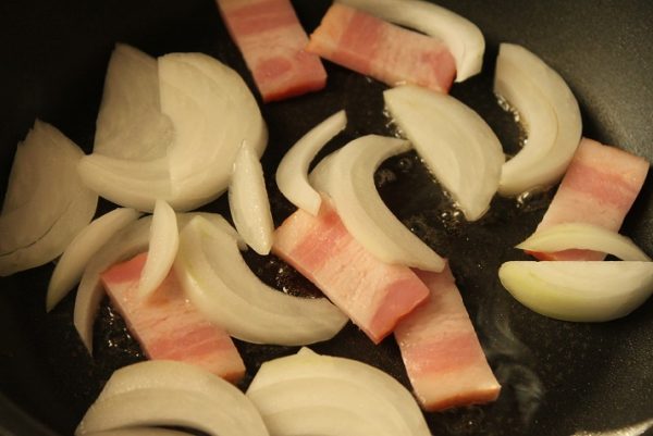 野菜とベーコンいため