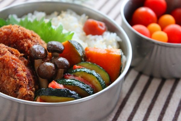 さわやかな夏の味♪簡単「ズッキーニの柚子こしょう炒め」のお弁当