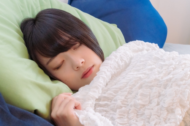 “寝る子は育つ”と同じ!美肌に「睡眠」が欠かせない理由って?