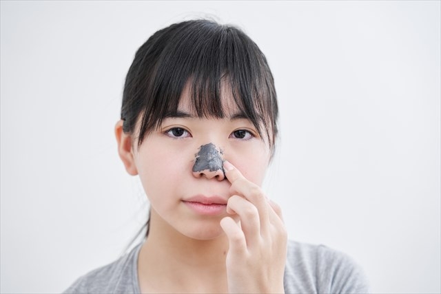 当てはまってない？「毛穴を目立たせる」NGスキンケア3つ