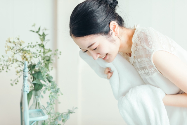 洗顔後の女性