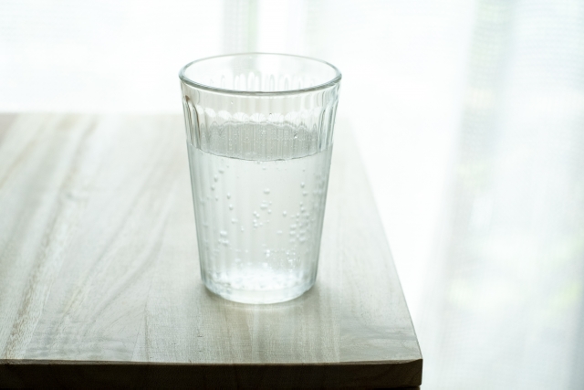 水