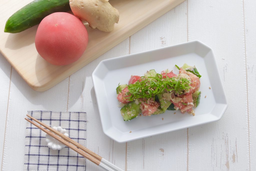夏バテ対策に!生姜が香るさっぱり味◎「きゅうりとトマトの塩麹和え」レシピ