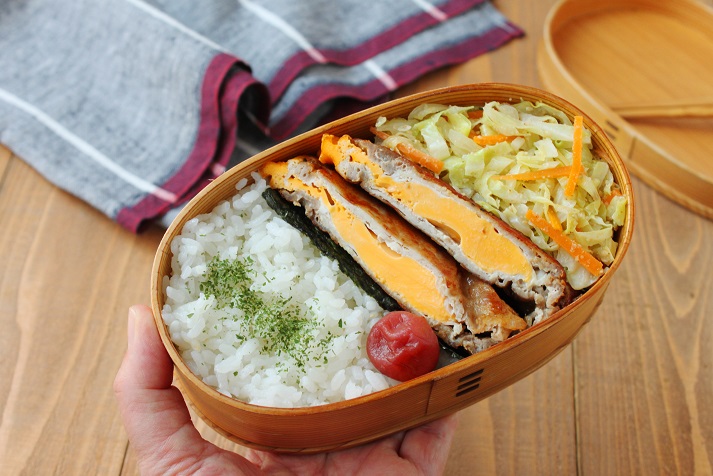 簡単で楽しい!「豚肉の卵サンド」「キャベツとにんじんのごま塩」2品弁当