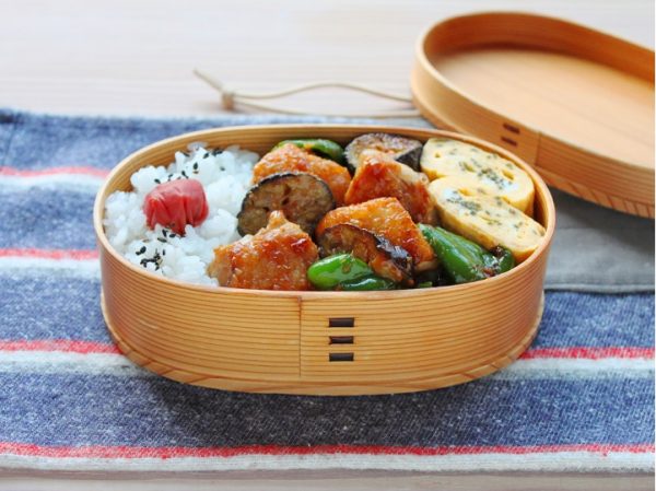 ご飯が進む!「鶏のみそ照り焼き」「塩昆布卵焼き」2品弁当