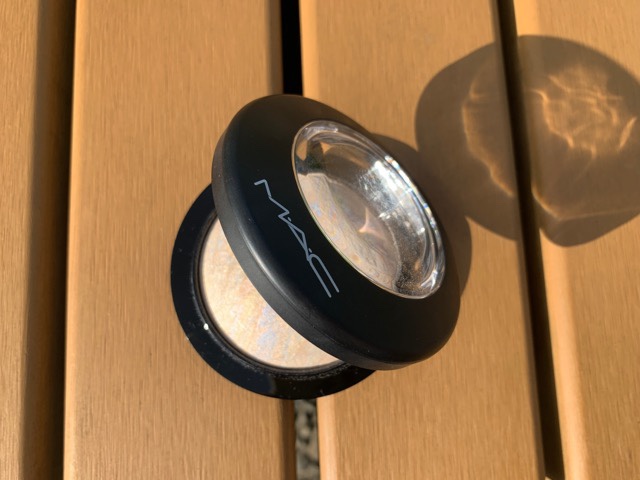 M.A.C ミネラライズ スキンフィニッシュ ライトスカペード