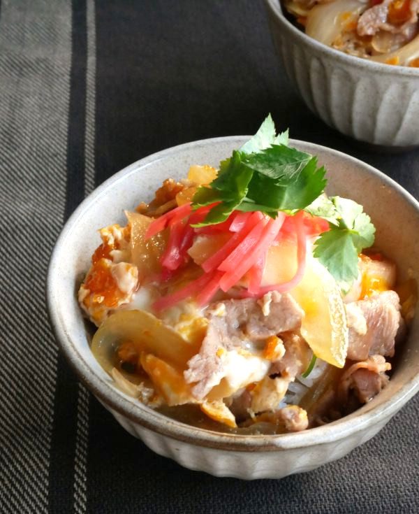 火を使わずレンジで簡単!お弁当にも便利な「他人丼」