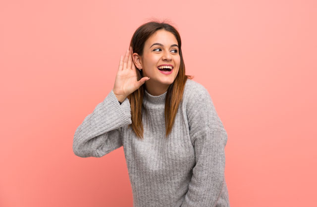 ネイティブが使う英語「spill the tea（＝お茶をこぼす）」 って何のこと？