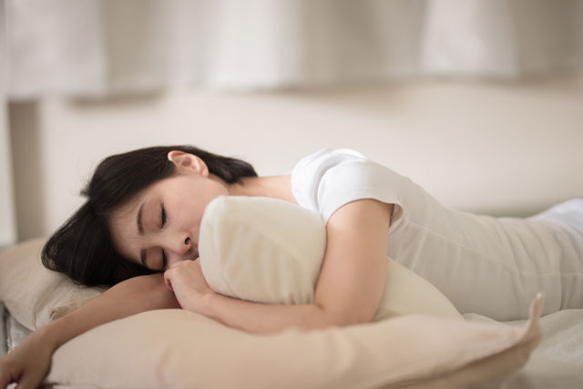 “寝酒”ってどうなの?「眠るための飲酒習慣」を見直すべき理由とは