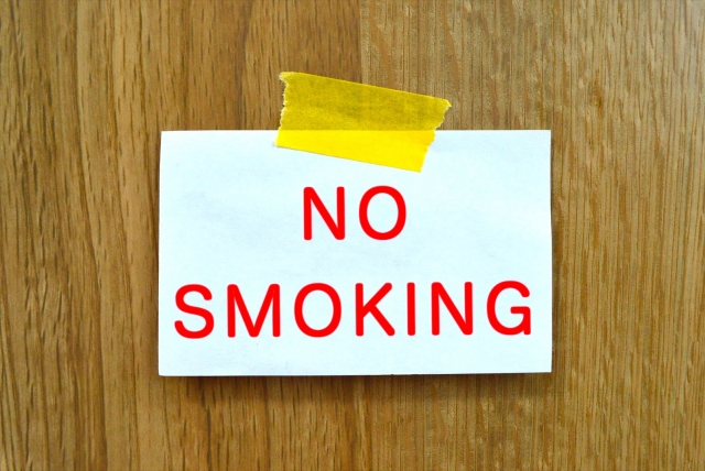 英語「quit smoking」の意味って？
