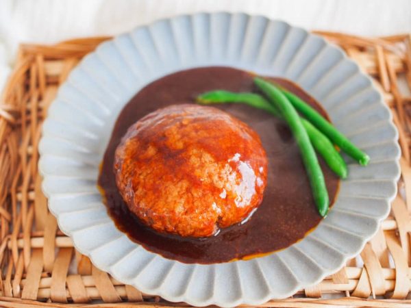 じゅわっと肉汁!!! 鉄板焼ハンバーグ
