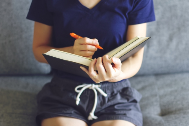 もやもや・ネガティブ感情にさよなら♪朝の「書く習慣&ノート活用法」3選