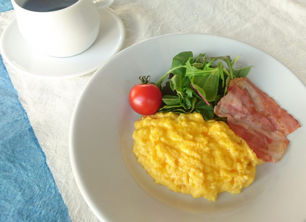 とろとろ半熟卵がたまらない!基本の「スクランブルエッグ」